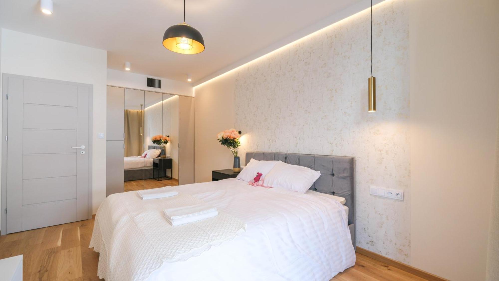 Luxury Apartment Free Parking Wawel Castle 2 Minutes Cracóvia Exterior foto